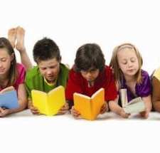 eight children reading