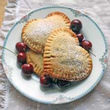 heart shaped cherry pies