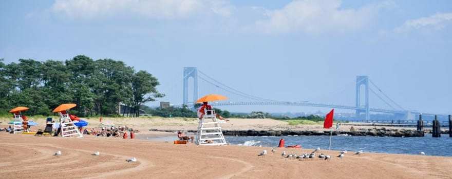 staten island beach scene