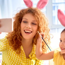 easter selfies with mom and daughter