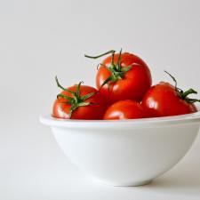 A bowl of tomatoes