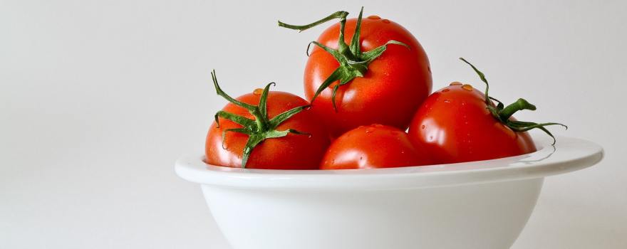 A bowl of tomatoes