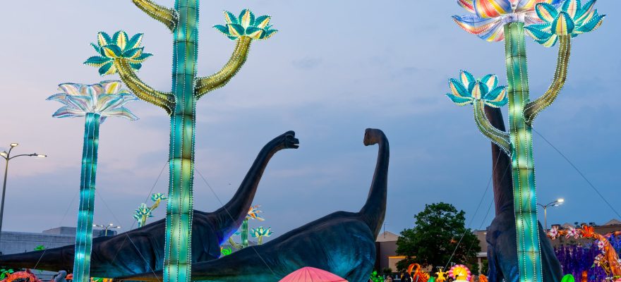 Dinosaurs Light Up New York and New Jersey!