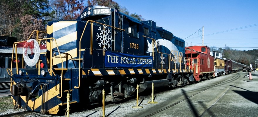 7 Best Polar Express and Holiday Train Rides Near Staten Island