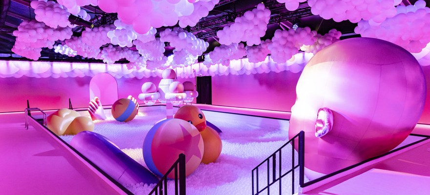 Enter a Sensory Universe for All Ages at the Bubble Planet Immersive Experience